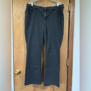 Style & Co. Women’s Black Bootcut Jeans Size 16W Preowned Excellent Condition